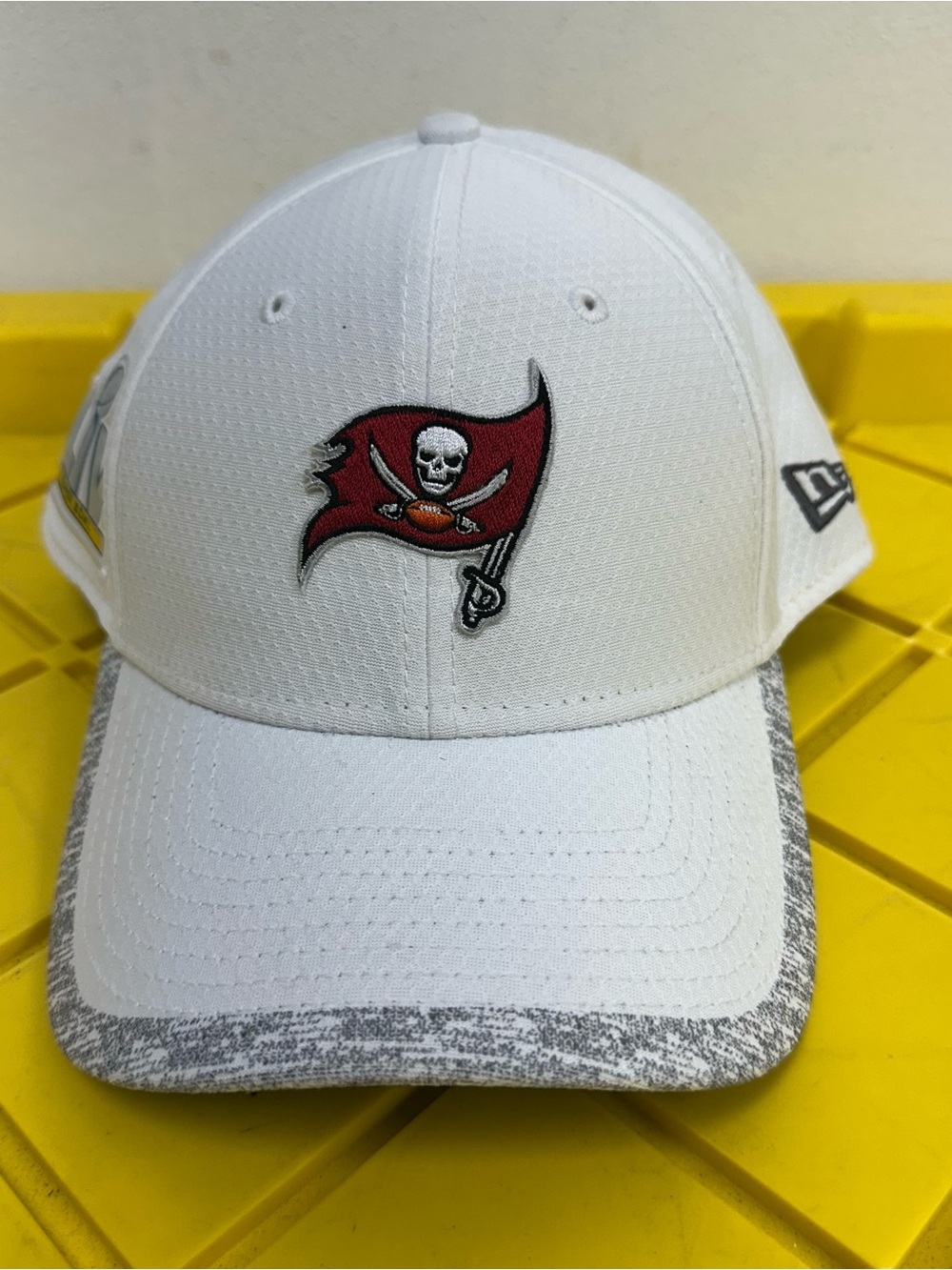 NFL New Era Tampa Bay Buccaneers Super Bowl 9FORTY SnapBack Hat Authentic White